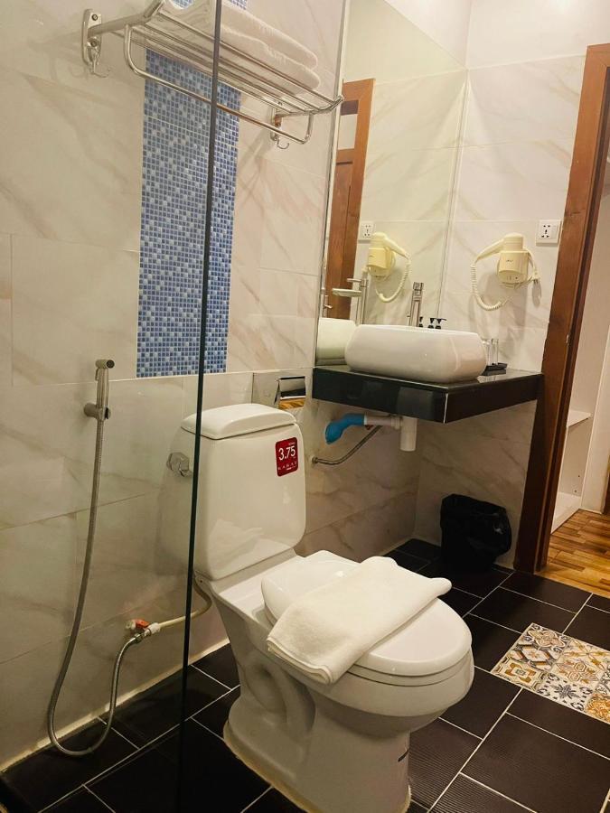 De Hotel Пном Пен Екстериор снимка