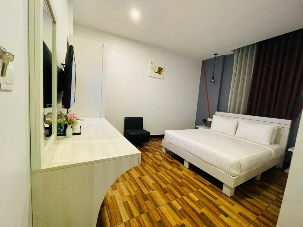 De Hotel Пном Пен Екстериор снимка