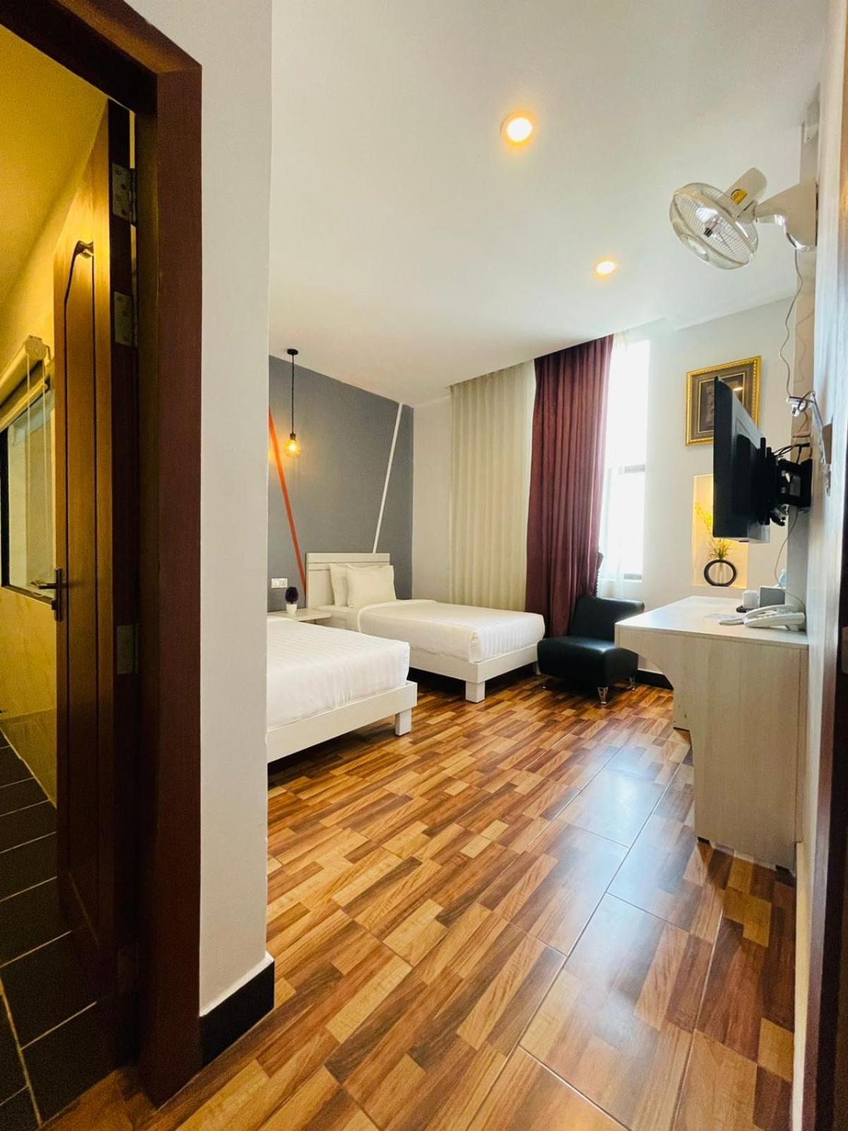 De Hotel Пном Пен Екстериор снимка
